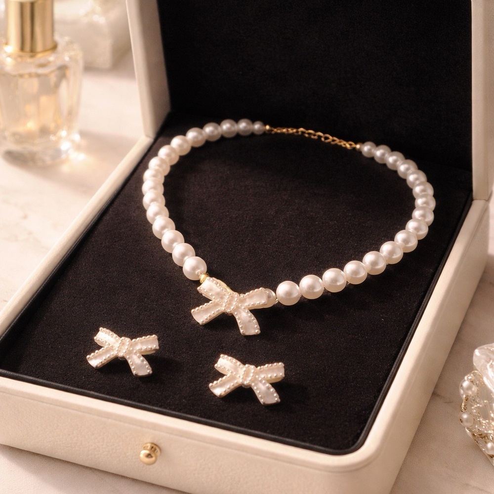 Elegant Pearl Necklace and Earring Set